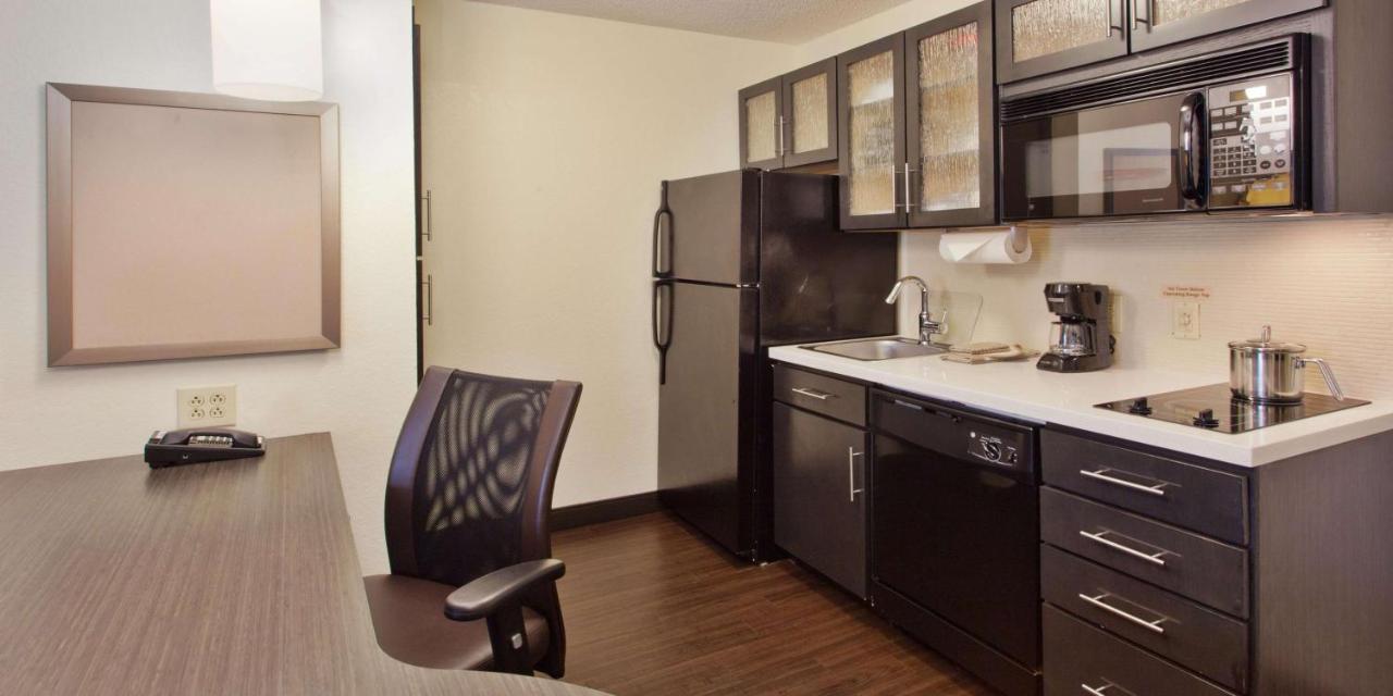 Sonesta Simply Suites Detroit Southfield Exterior photo